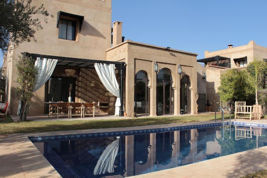 Villa Ily Marrakech Avec Piscine Et Vue Sur L'altas : Coup De Coeur! Marrakesh