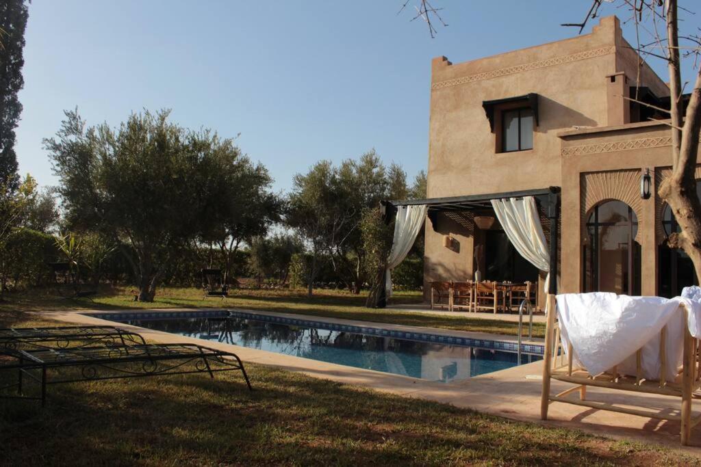 Villa Ily Marrakech Avec Piscine Et Vue Sur L'altas : Coup De Coeur!