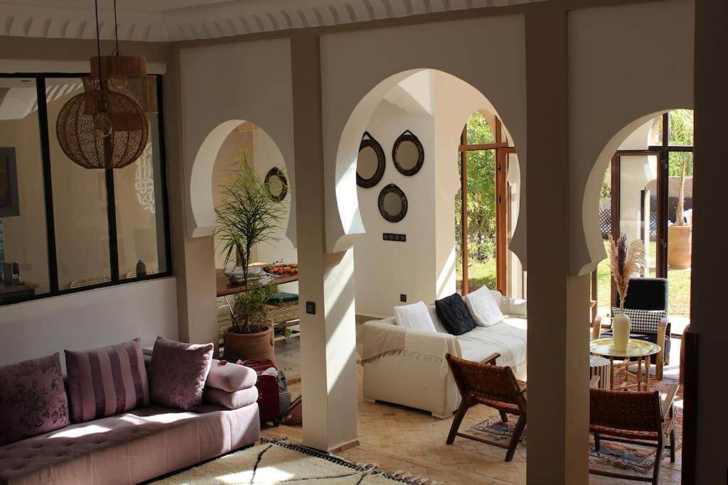 Ily Marrakech Avec Piscine Et Vue Sur L'altas : Coup De Coeur! Villa Marrakesh