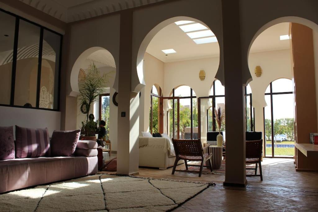 Villa Ily Marrakech Avec Piscine Et Vue Sur L'altas : Coup De Coeur!
